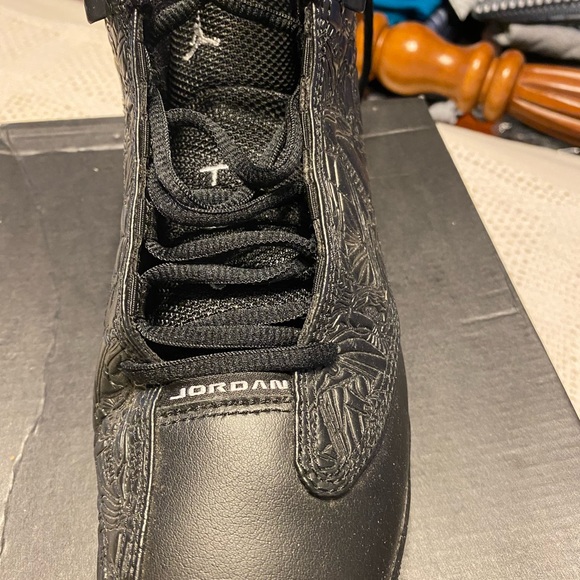 Black low top Jordan’s - Picture 2 of 4